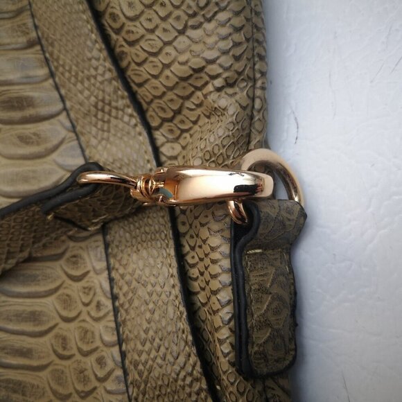 mark. (Avon Product) Sage Green Crocodile Pattern Faux Leather Lined Handbag - Picture 3 of 10